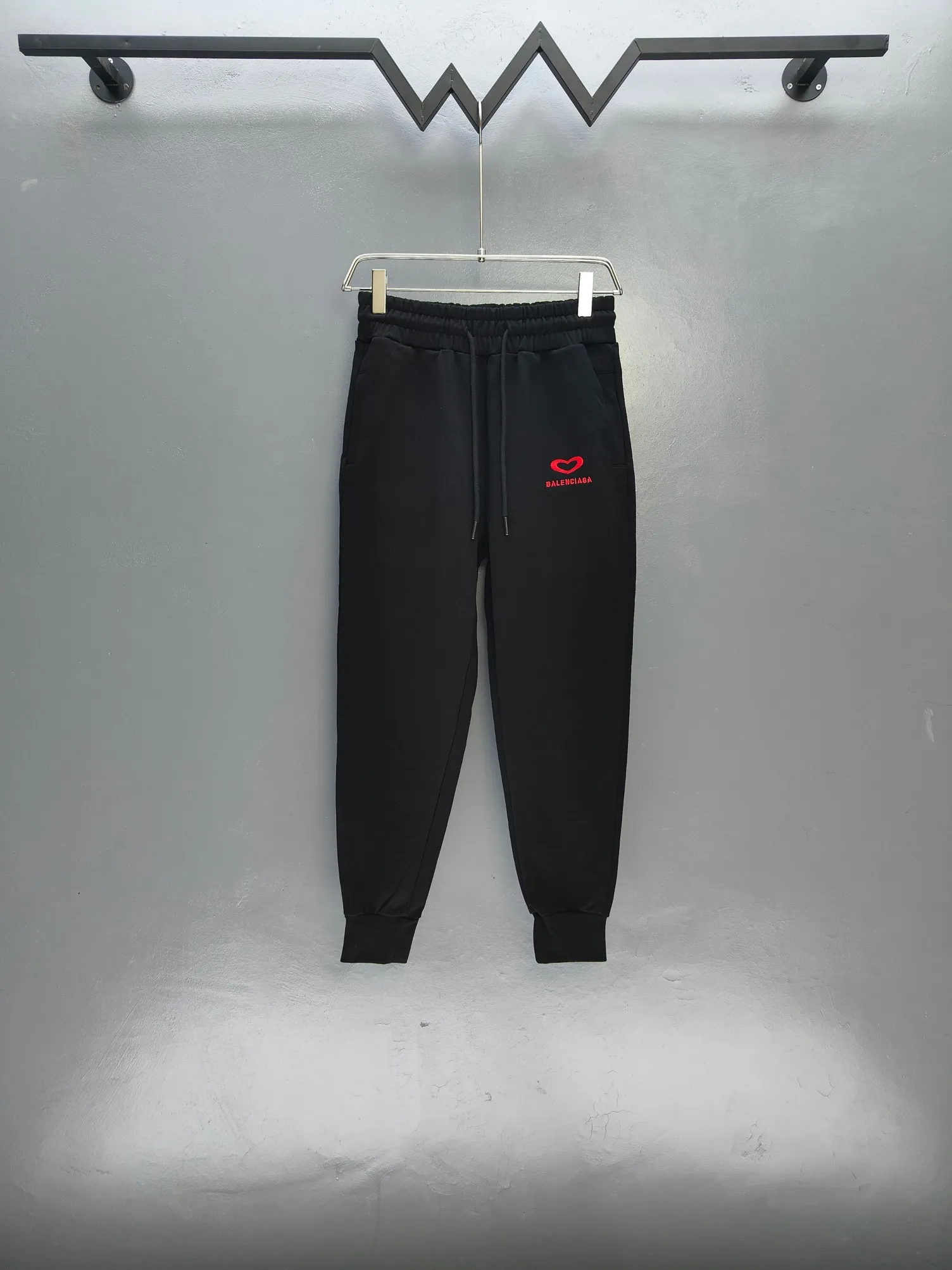 P125✨🔥 [Balenciaga] 2026 Autumn and Winter New Arrival Embroidered Trousers and Trousers Premium Pure Cotton Double-ply 400g Heavy Terry Cloth Fabric Color: Black Size: S M L XL 2XL